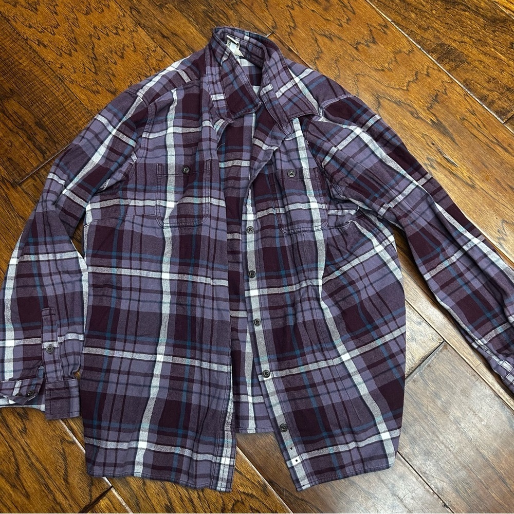 Duluth Trading Co. Purple Plaid Casual Button Down Shirt‎